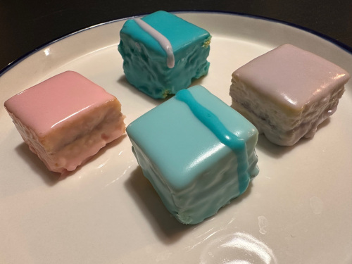 Petit Four